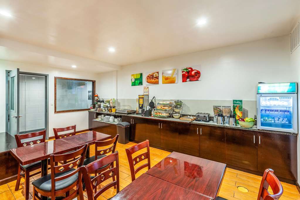 Quality Inn Near Sunset Park New York Restaurant photo